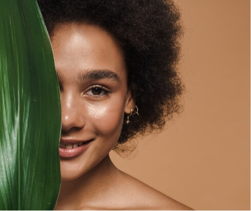 black-shirtless-woman-smiling-while-posing-with-gr-2023-11-27-05-08-51-utc (1)